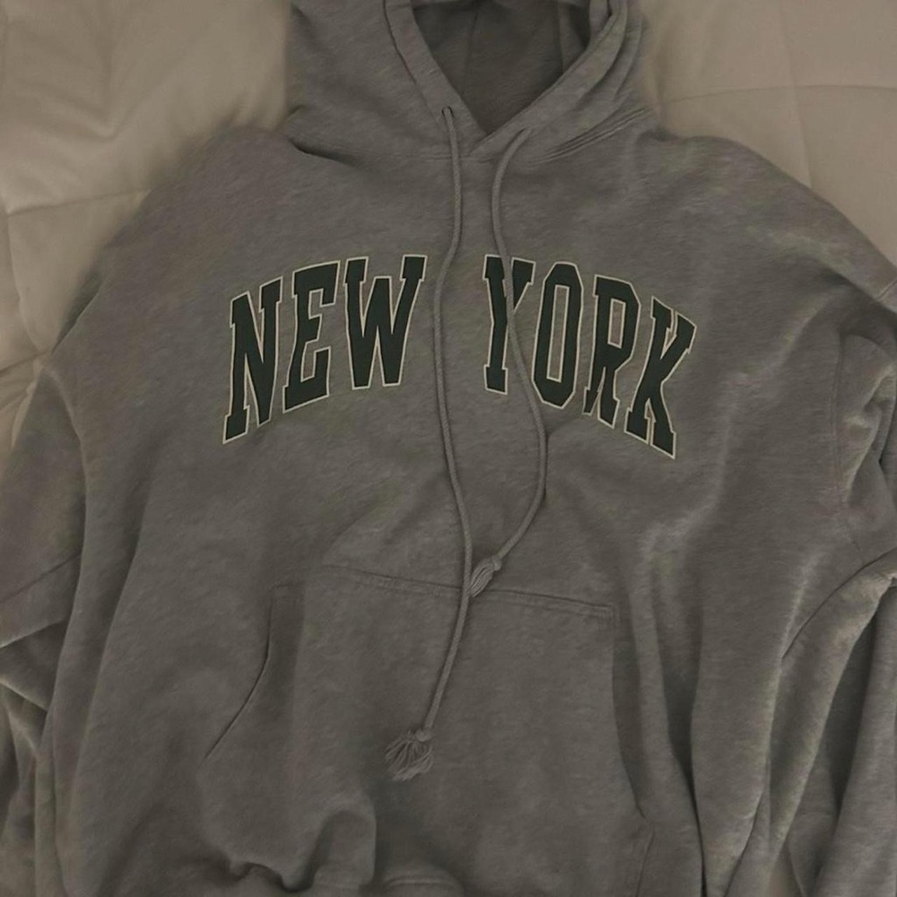 Brandy Melville Gray New York Hoodie